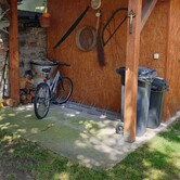 Chalupa Kněždub k pronájmu Jižní Morava - stojan na kola